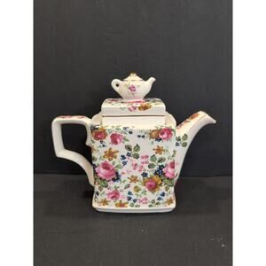 Vintage Sadler "Olde Chintz" teapot, Gold Gilding, Windsor England. 16 Oz